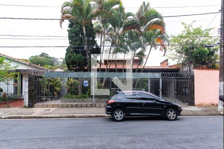 Casa à venda com 405m², 5 quartos e 4 vagas Casa à venda com 405m², 5 quartos e 4 vagasFachada