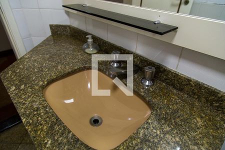 Apartamento à venda com 115m², 3 quartos e 2 vagasBanheiro Social - Detalhe