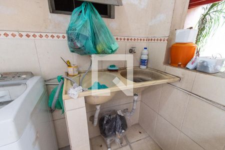 Casa à venda com 195m², 3 quartos e 2 vagasLavanderia
