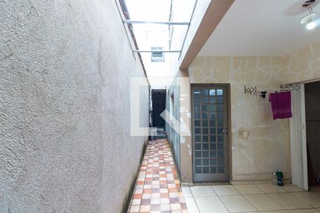 Casa à venda com 195m², 3 quartos e 2 vagasCorredor
