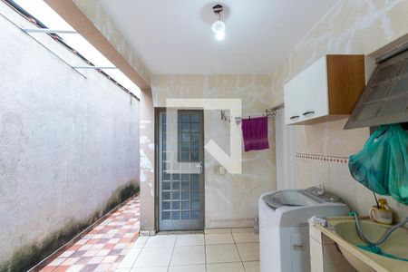 Casa à venda com 195m², 3 quartos e 2 vagasLavanderia