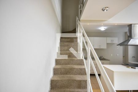 Apartamento à venda com 83m², 1 quarto e 2 vagasEscada