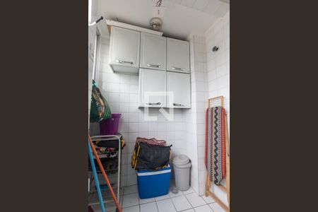 Apartamento à venda com 83m², 3 quartos e 2 vagas Apartamento à venda com 83m², 3 quartos e 2 vagasÁrea de serviço