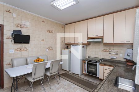 Casa à venda com 235m², 3 quartos e 2 vagasCozinha