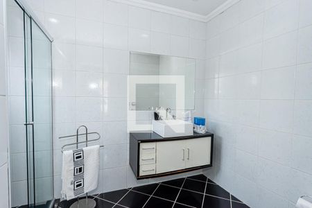 Casa à venda com 235m², 3 quartos e 2 vagasBanheiro suite