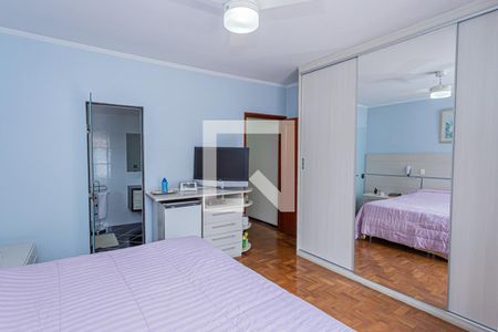 Casa à venda com 235m², 3 quartos e 2 vagasSuite