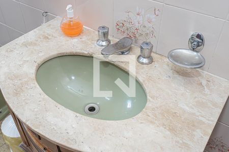 Casa à venda com 235m², 3 quartos e 2 vagasBanheiro Social