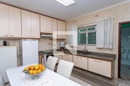 Casa à venda com 235m², 3 quartos e 2 vagasCozinha