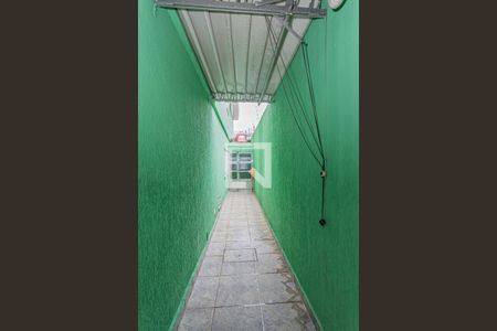 Casa à venda com 235m², 3 quartos e 2 vagasCorredor