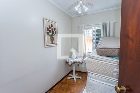 Casa à venda com 235m², 3 quartos e 2 vagasQuarto 2