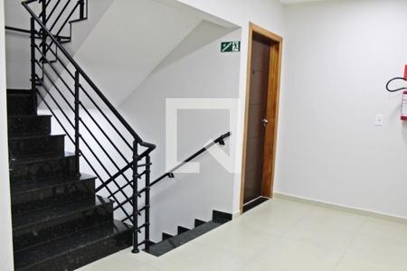 Apartamento à venda com 60m², 2 quartos e 1 vagaEscada