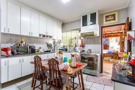 Casa à venda com 240m², 3 quartos e 4 vagas Casa à venda com 240m², 3 quartos e 4 vagasCozinha