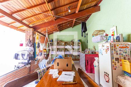 Casa à venda com 240m², 3 quartos e 4 vagas Casa à venda com 240m², 3 quartos e 4 vagasÁrea de Serviço e Espaço Churrasco