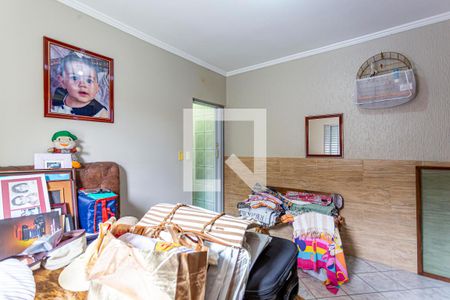 Casa à venda com 240m², 3 quartos e 4 vagas Casa à venda com 240m², 3 quartos e 4 vagasEdicula - Quarto