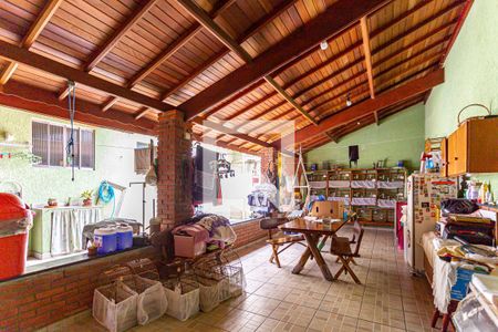 Casa à venda com 240m², 3 quartos e 4 vagas Casa à venda com 240m², 3 quartos e 4 vagasÁrea de Serviço e Espaço Churrasco