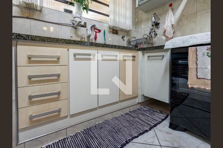 Casa à venda com 400m², 4 quartos e 8 vagas Casa à venda com 400m², 4 quartos e 8 vagasCozinha