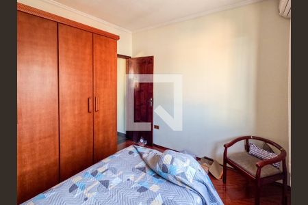 Casa à venda com 400m², 4 quartos e 8 vagas Casa à venda com 400m², 4 quartos e 8 vagasQuarto 4