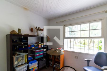 Casa à venda com 634m², 4 quartos e 6 vagas Casa à venda com 634m², 4 quartos e 6 vagasQuarto 2 piso inferior