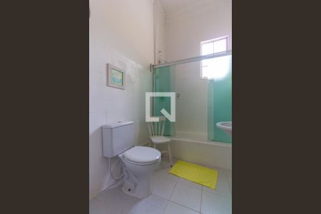 Casa à venda com 634m², 4 quartos e 6 vagas Casa à venda com 634m², 4 quartos e 6 vagasBanheiro 1