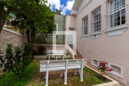 Casa à venda com 634m², 4 quartos e 6 vagas Casa à venda com 634m², 4 quartos e 6 vagasJard