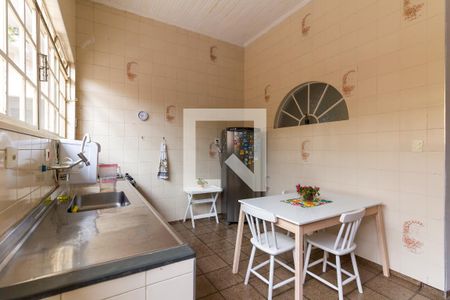 Casa à venda com 634m², 4 quartos e 6 vagas Casa à venda com 634m², 4 quartos e 6 vagasCozinha