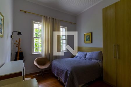 Casa à venda com 634m², 4 quartos e 6 vagas Casa à venda com 634m², 4 quartos e 6 vagasQuarto 5