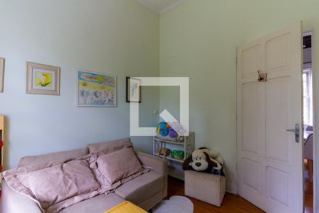 Casa à venda com 634m², 4 quartos e 6 vagas Casa à venda com 634m², 4 quartos e 6 vagasQuarto 6