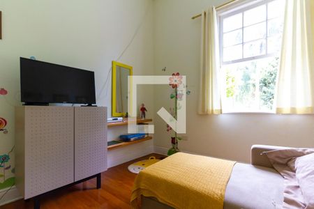 Casa à venda com 634m², 4 quartos e 6 vagas Casa à venda com 634m², 4 quartos e 6 vagasQuarto 6