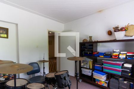 Casa à venda com 634m², 4 quartos e 6 vagas Casa à venda com 634m², 4 quartos e 6 vagasQuarto 2 piso inferior