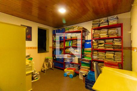 Casa à venda com 634m², 4 quartos e 6 vagas Casa à venda com 634m², 4 quartos e 6 vagasQuarto 1 piso inferior