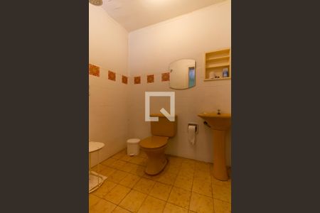 Casa à venda com 634m², 4 quartos e 6 vagas Casa à venda com 634m², 4 quartos e 6 vagasBanheiro 4