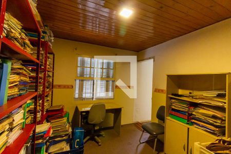 Casa à venda com 634m², 4 quartos e 6 vagas Casa à venda com 634m², 4 quartos e 6 vagasQuarto 1 piso inferior