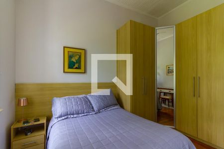 Casa à venda com 634m², 4 quartos e 6 vagas Casa à venda com 634m², 4 quartos e 6 vagasQuarto 5