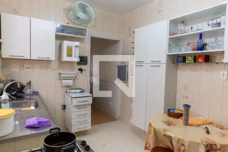 Casa à venda com 154m², 3 quartos e 1 vaga Casa à venda com 154m², 3 quartos e 1 vagaCozinha