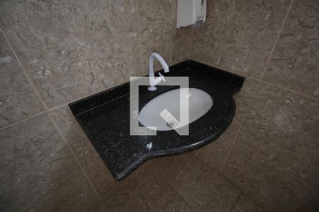 Casa à venda com 316m², 3 quartos e 3 vagasBanheiro 2 do Salão de Festas