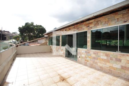 Casa à venda com 316m², 3 quartos e 3 vagasSalão de Festas