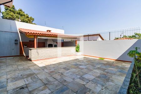 Casa à venda com 310m², 3 quartos e 4 vagasQuintal