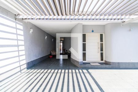 Casa à venda com 310m², 3 quartos e 4 vagasGaragem