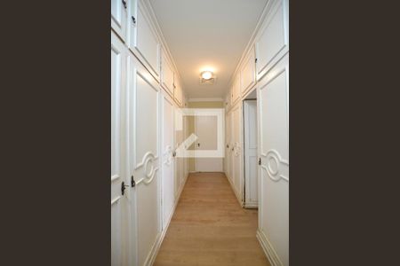 Casa à venda com 400m², 5 quartos e 4 vagasCloset da suíte 2