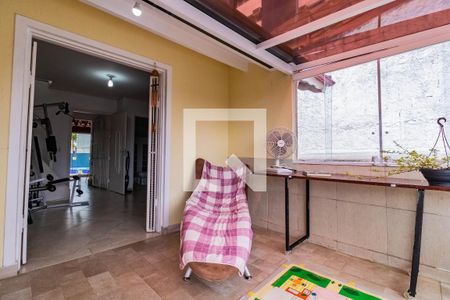 Casa à venda com 150m², 3 quartos e 2 vagas Casa à venda com 150m², 3 quartos e 2 vagasVaranda
