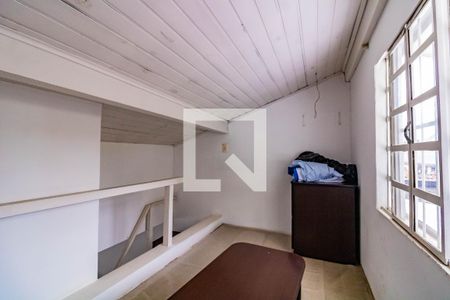 Casa à venda com 150m², 3 quartos e 2 vagas Casa à venda com 150m², 3 quartos e 2 vagasSotão