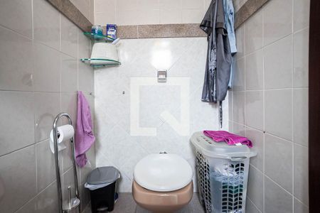 Casa à venda com 880m², 8 quartos e 6 vagasBanheiro da suíte 2