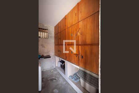 Casa à venda com 880m², 8 quartos e 6 vagasÁrea de serviço 