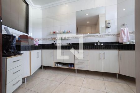 Casa à venda com 880m², 8 quartos e 6 vagasBanheiro da suíte 1