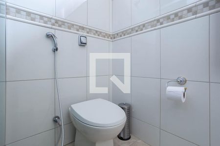 Casa à venda com 880m², 8 quartos e 6 vagasBanheiro da suíte 1