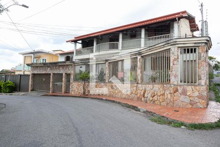 Casa à venda com 880m², 8 quartos e 6 vagasFachada