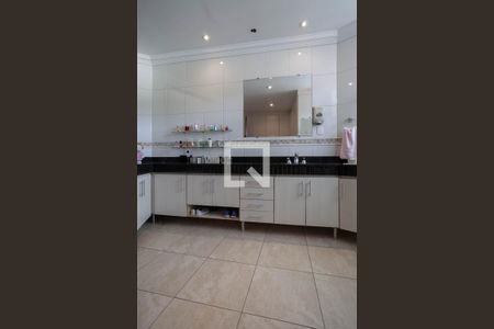 Casa à venda com 880m², 8 quartos e 6 vagasBanheiro da suíte 1