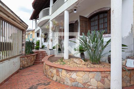 Casa à venda com 880m², 8 quartos e 6 vagasEntrada 