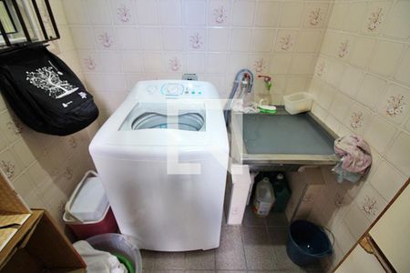 Casa à venda com 180m², 3 quartos e 2 vagasLavanderia