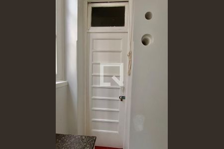 Apartamento à venda com 100m², 3 quartos e 1 vaga Apartamento à venda com 100m², 3 quartos e 1 vagaQuarto serviço